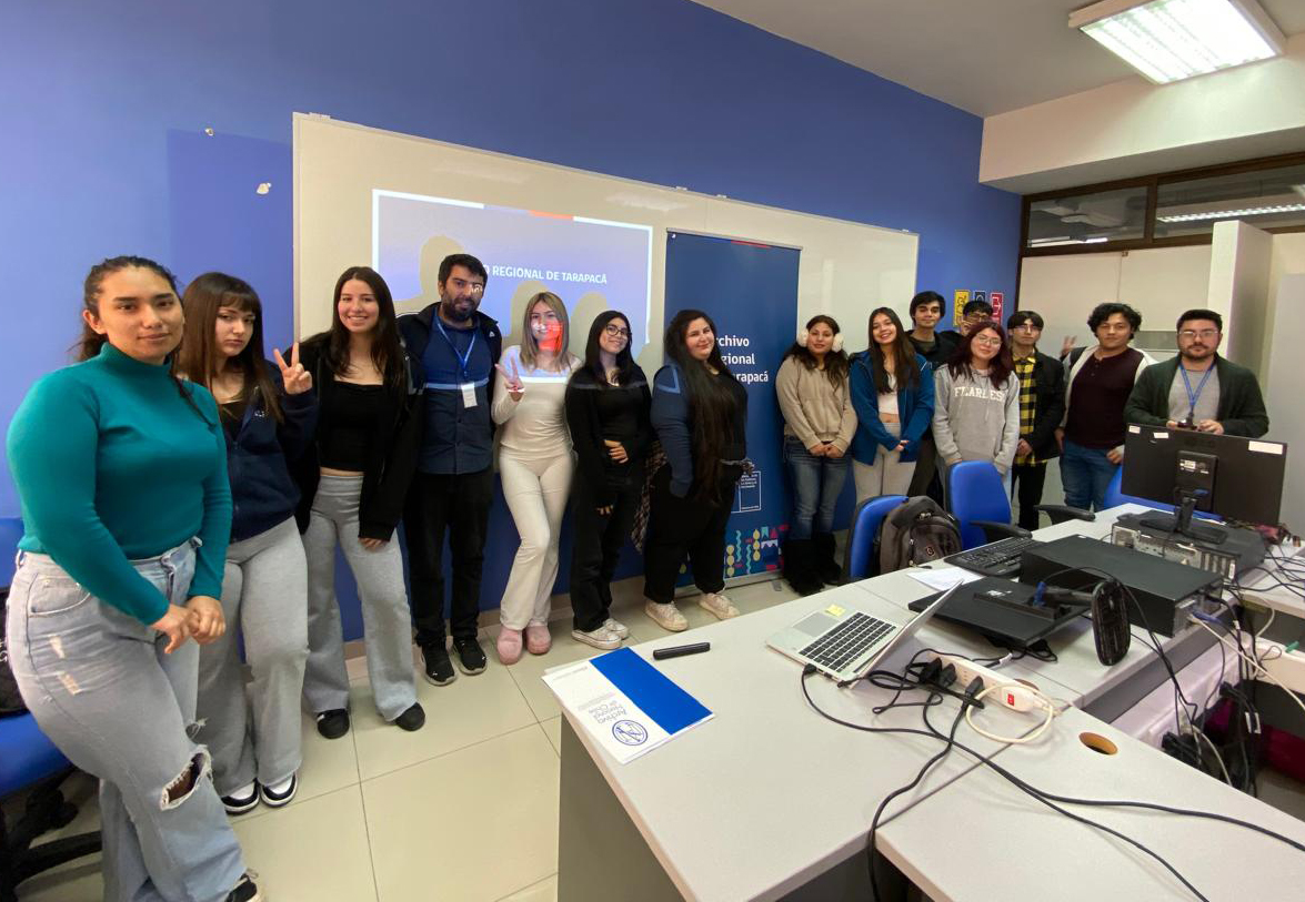 Alunos/as en sala de la universidad.