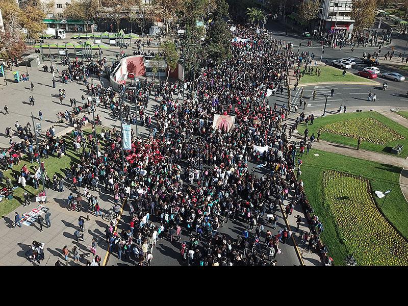 Plaza Italia en Marcha por una Educación No Sexista, Santiago, 2018. Donación Amanda Mitrovich- COFEU.